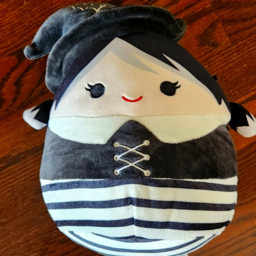 Lira The Witch🧙‍♀️ Black and white 12"